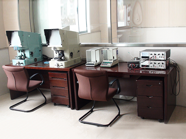 三坐标试验仪和电阻测试仪
